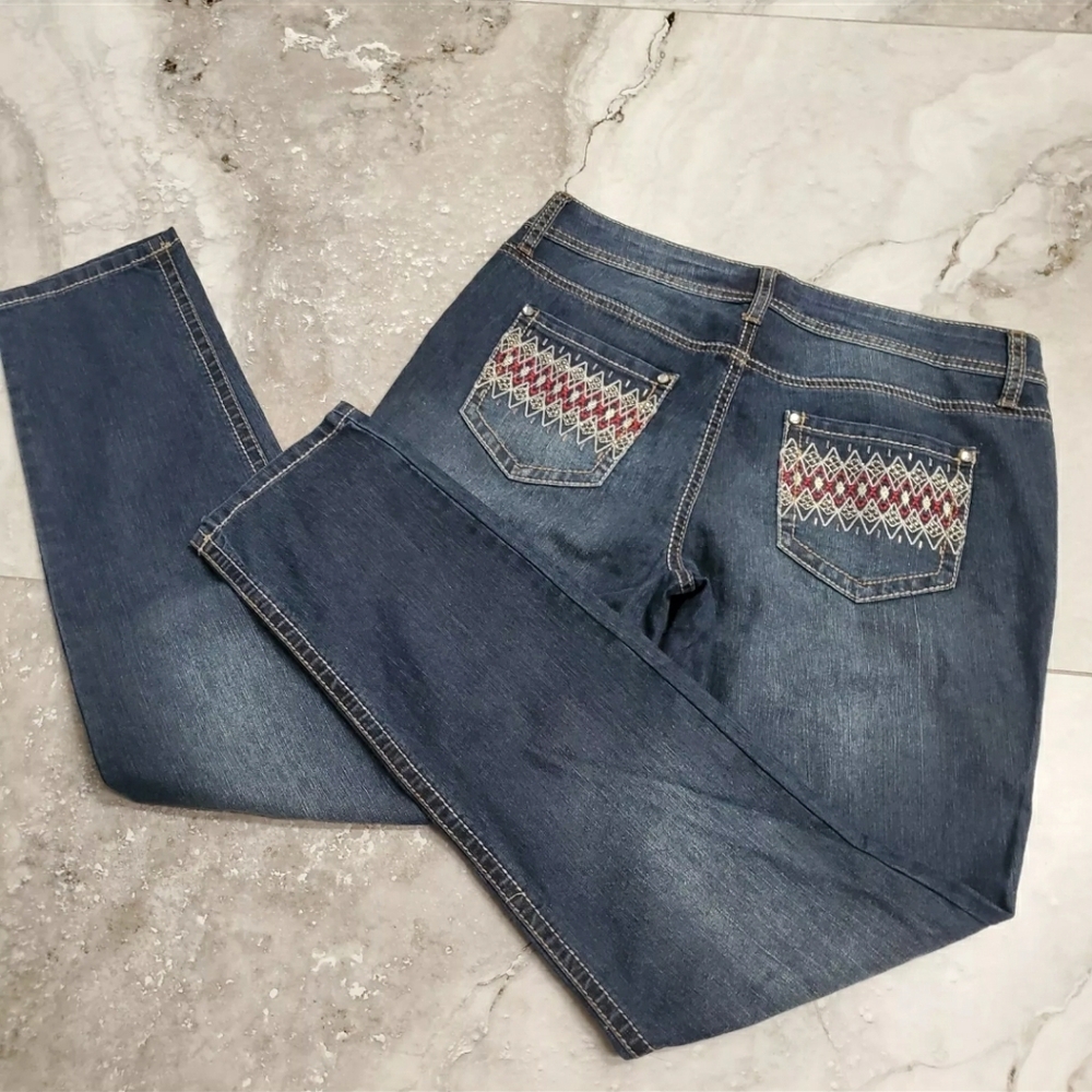 l.e.i. Taylor Low-Rise Skinny Stretch Dark Wash Embroidered Jeans